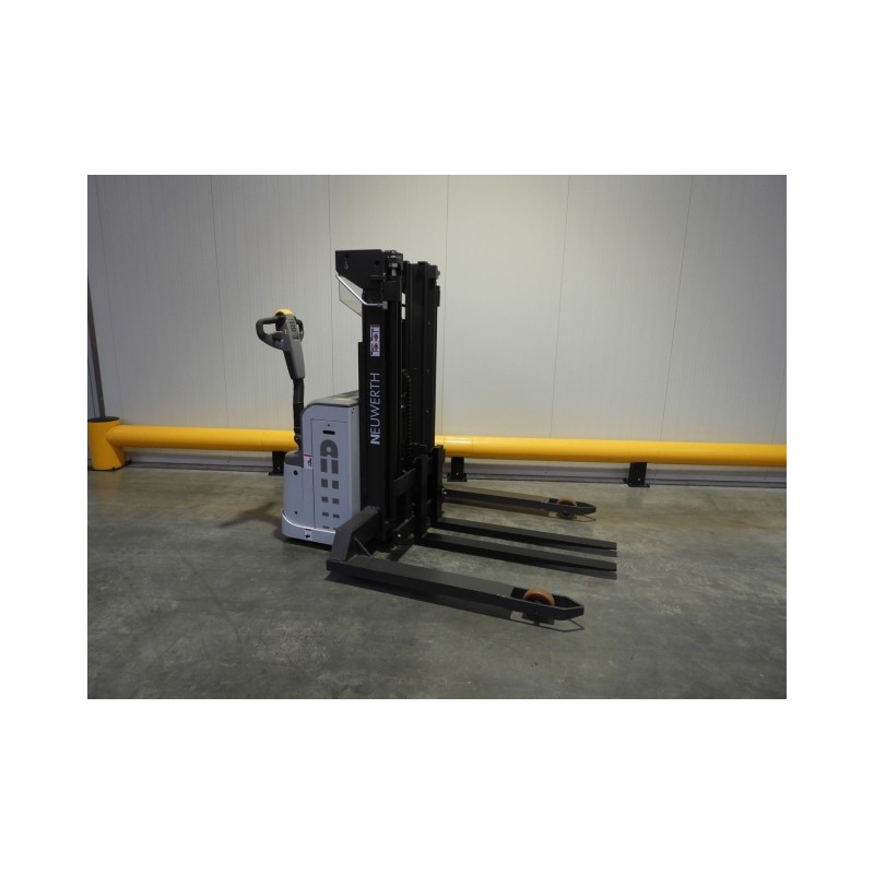 NEUWERTH Logistics SA - Atlet - PSH 200 - Gerbeur électrique NEUWERTH Logistics SA - Atlet - PSH 200 - Gerbeur électrique