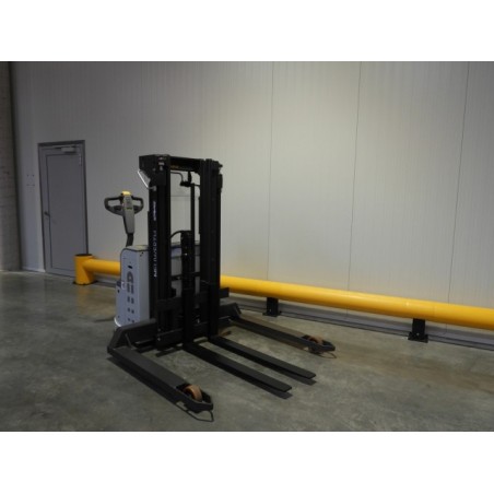 NEUWERTH Logistics SA - Atlet - PSH 200 - Gerbeur électrique NEUWERTH Logistics SA - Atlet - PSH 200 - Gerbeur électrique