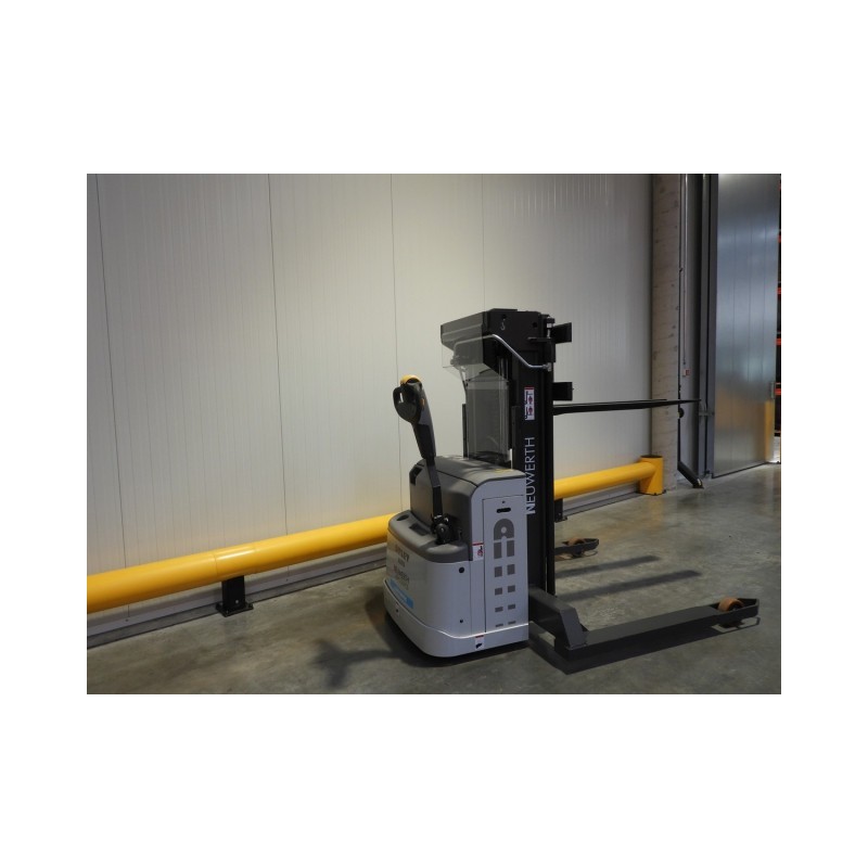 NEUWERTH Logistics SA - Atlet - PSH 200 - Gerbeur électrique NEUWERTH Logistics SA - Atlet - PSH 200 - Gerbeur électrique