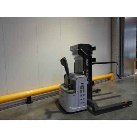 NEUWERTH Logistics SA - Atlet - PSH 200 - Gerbeur électrique NEUWERTH Logistics SA - Atlet - PSH 200 - Gerbeur électrique