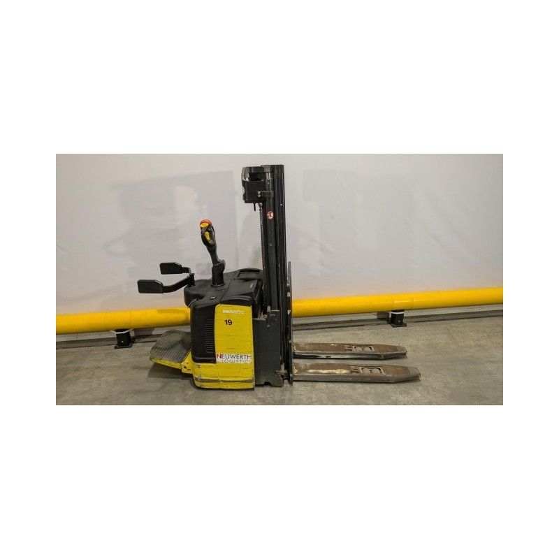 NEUWERTH Logistics SA - Komatsu - MWS14FA-1R - Gerbeur électrique NEUWERTH Logistics SA - Komatsu - MWS14FA-1R - Gerbeur électrique