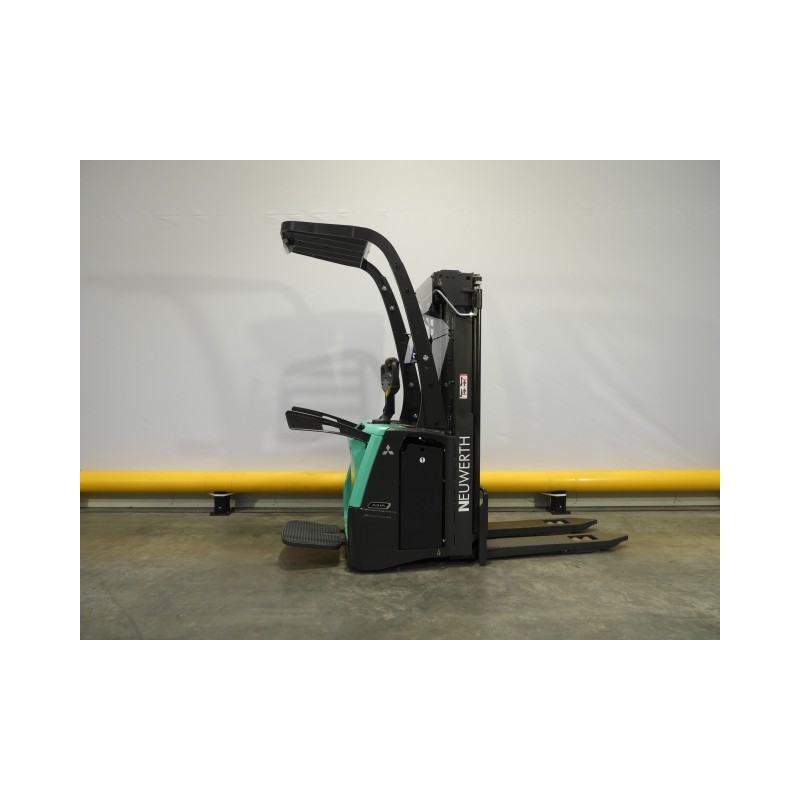 NEUWERTH Logistics SA - Mitsubishi - SBV16N3I - Gerbeur électrique NEUWERTH Logistics SA - Mitsubishi - SBV16N3I - Gerbeur électrique