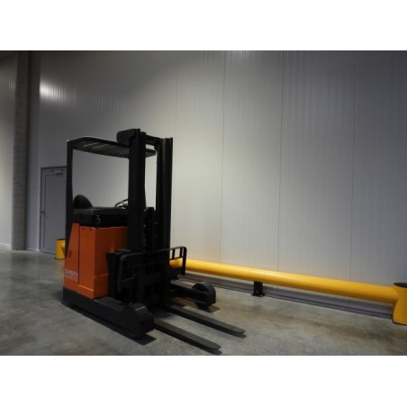 NEUWERTH Logistics SA - Still - fm 17 - Chariot à mât retractable NEUWERTH Logistics SA - Still - fm 17 - Chariot à mât retractable