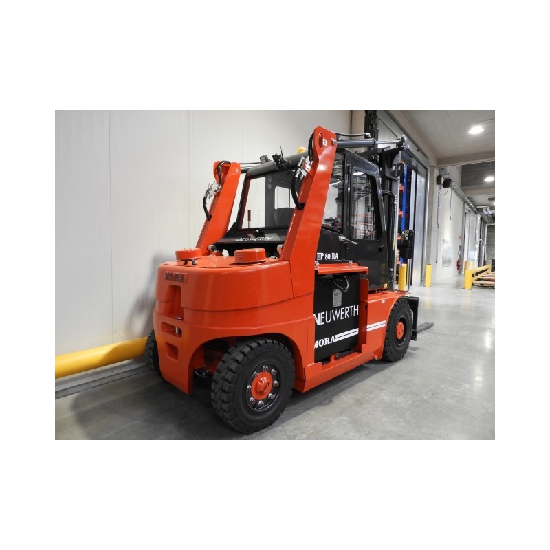 NEUWERTH Logistics SA - Mora - EP 80 RA - Chariot-élévateur électrique