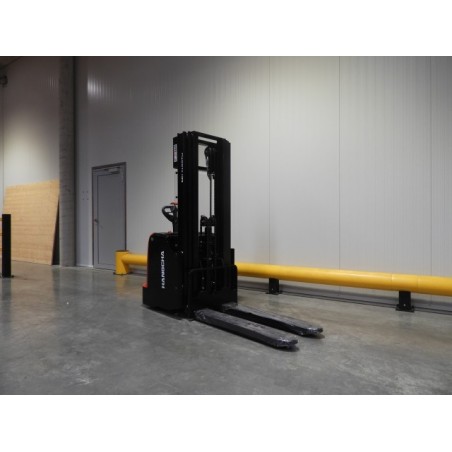 NEUWERTH Logistics SA - Hangcha - CDD16-AC1-L - Gerbeur électrique NEUWERTH Logistics SA - Hangcha - CDD16-AC1-L - Gerbeur électrique