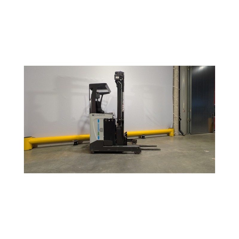 NEUWERTH Logistics SA - Atlet - UND 140 - Chariot à mât retractable NEUWERTH Logistics SA - Atlet - UND 140 - Chariot à mât retractable