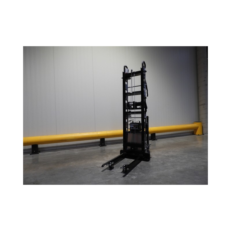 NEUWERTH Logistics SA - Neslift - RLA-EW - Gerbeur électrique NEUWERTH Logistics SA - Neslift - RLA-EW - Gerbeur électrique