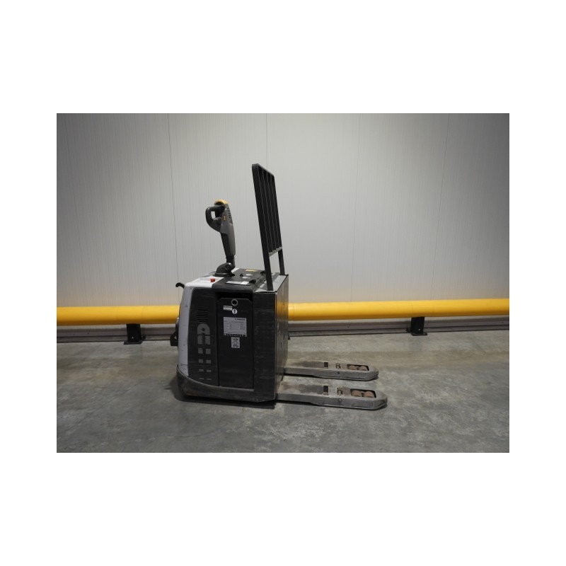 NEUWERTH Logistics SA - Atlet - PMR(PDP) 200 - Transpalette électrique NEUWERTH Logistics SA - Atlet - PMR(PDP) 200 - Transpalette électrique