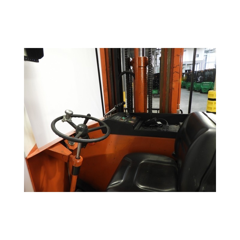 NEUWERTH Logistics SA - Bt - rt 2000/2 - Chariot à mât retractable NEUWERTH Logistics SA - Bt - rt 2000/2 - Chariot à mât retractable