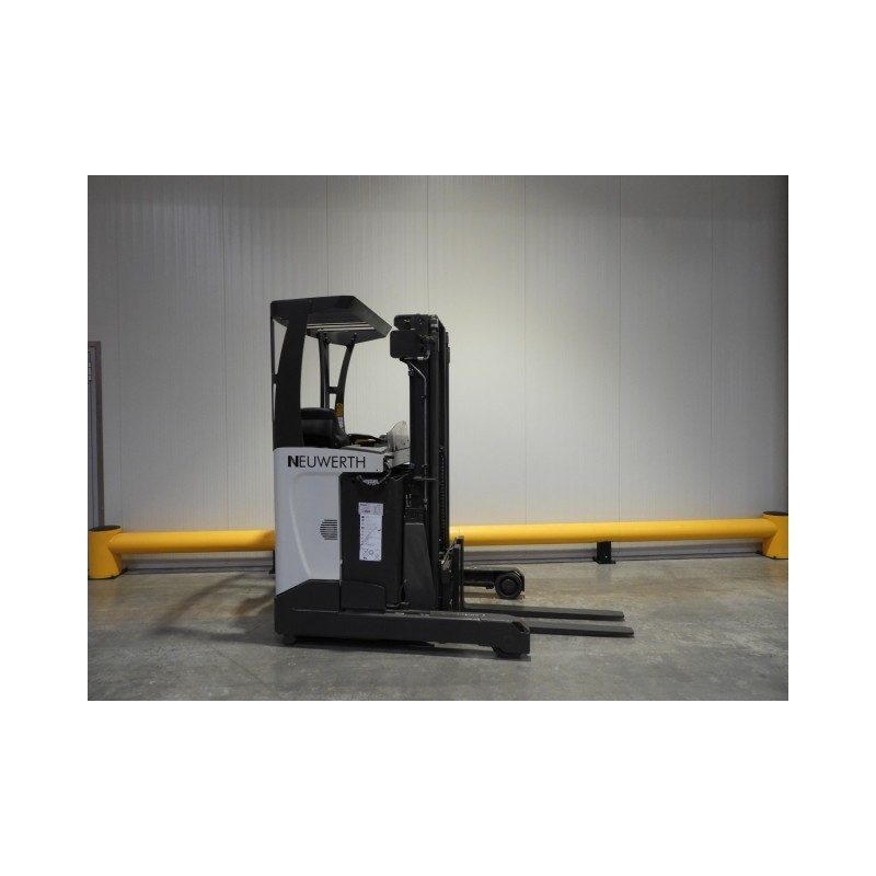 NEUWERTH Logistics SA - Atlet - uls 120 - Chariot à mât retractable NEUWERTH Logistics SA - Atlet - uls 120 - Chariot à mât retractable