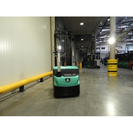 NEUWERTH Logistics SA - Mitsubishi - SBP12N2I - Gerbeur électrique NEUWERTH Logistics SA - Mitsubishi - SBP12N2I - Gerbeur électrique