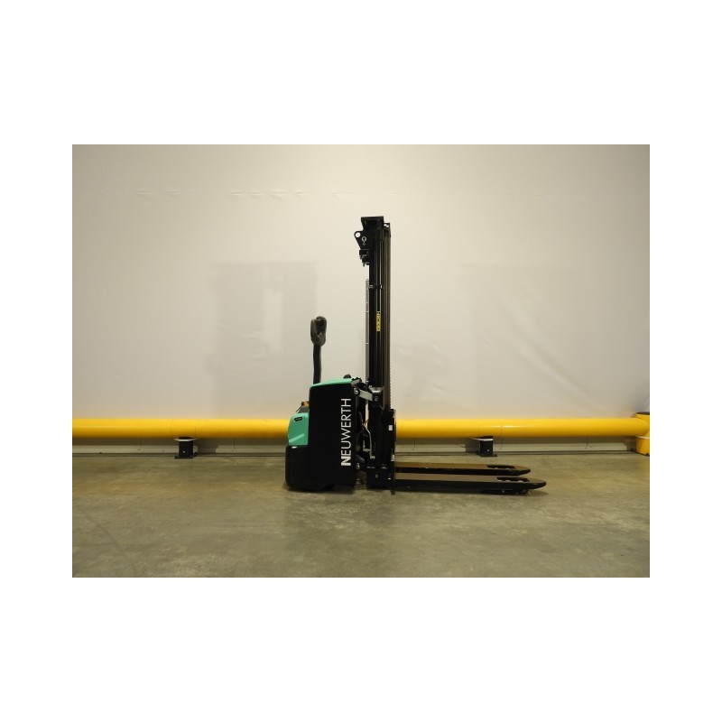 NEUWERTH Logistics SA - Mitsubishi - SBP12N3I - Gerbeur électrique NEUWERTH Logistics SA - Mitsubishi - SBP12N3I - Gerbeur électrique