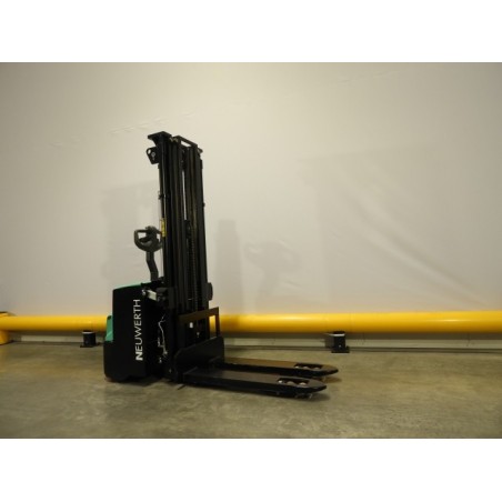 NEUWERTH Logistics SA - Mitsubishi - SBP12N3I - Gerbeur électrique NEUWERTH Logistics SA - Mitsubishi - SBP12N3I - Gerbeur électrique