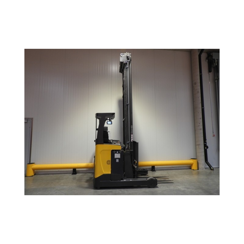 NEUWERTH Logistics SA - Atlet - UHD 200 - Chariot à mât retractable NEUWERTH Logistics SA - Atlet - UHD 200 - Chariot à mât retractable