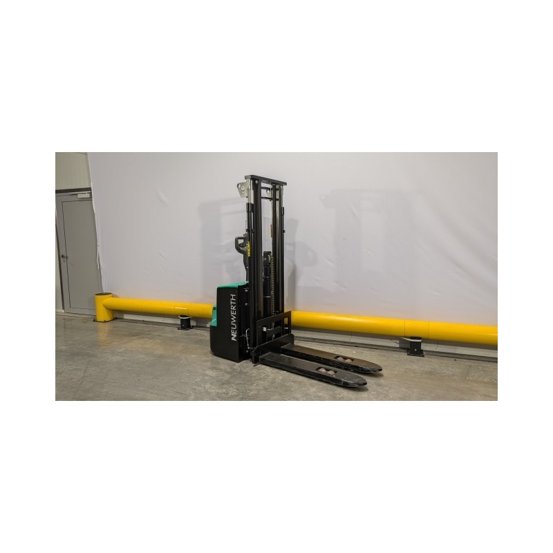 NEUWERTH Logistics SA - Mitsubishi - SBP12N3 - Gerbeur électrique NEUWERTH Logistics SA - Mitsubishi - SBP12N3 - Gerbeur électrique