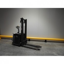 NEUWERTH Logistics SA - Atlet - PSP 125 - Gerbeur électrique 2