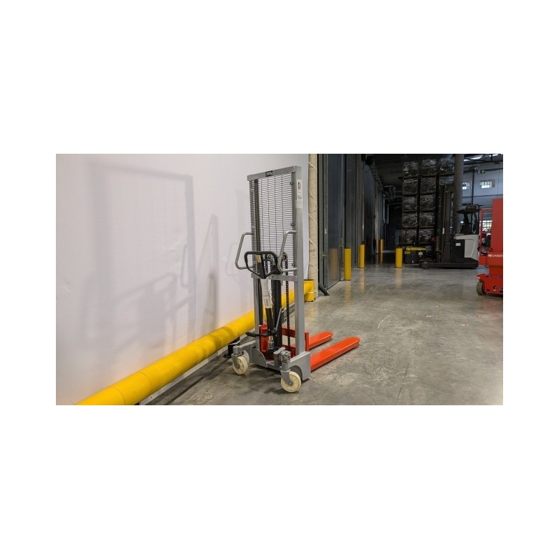 NEUWERTH Logistics SA - Neslift - SM 1000 E - Gerbeur manuel