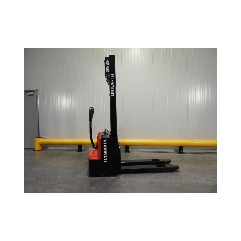 NEUWERTH Logistics SA - Hangcha - CDD12-AMC1-L - Gerbeur électrique NEUWERTH Logistics SA - Hangcha - CDD12-AMC1-L - Gerbeur électrique