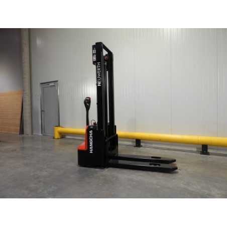 NEUWERTH Logistics SA - Hangcha - CDD12-AMC1-L - Gerbeur électrique NEUWERTH Logistics SA - Hangcha - CDD12-AMC1-L - Gerbeur électrique