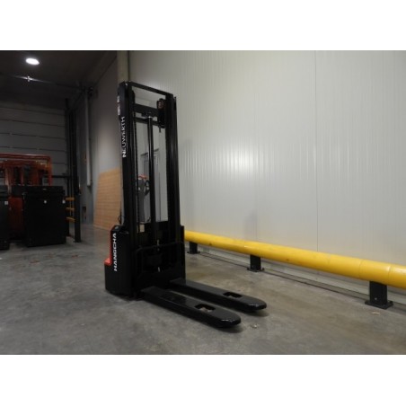 NEUWERTH Logistics SA - Hangcha - CDD12-AMC1-L - Gerbeur électrique NEUWERTH Logistics SA - Hangcha - CDD12-AMC1-L - Gerbeur électrique