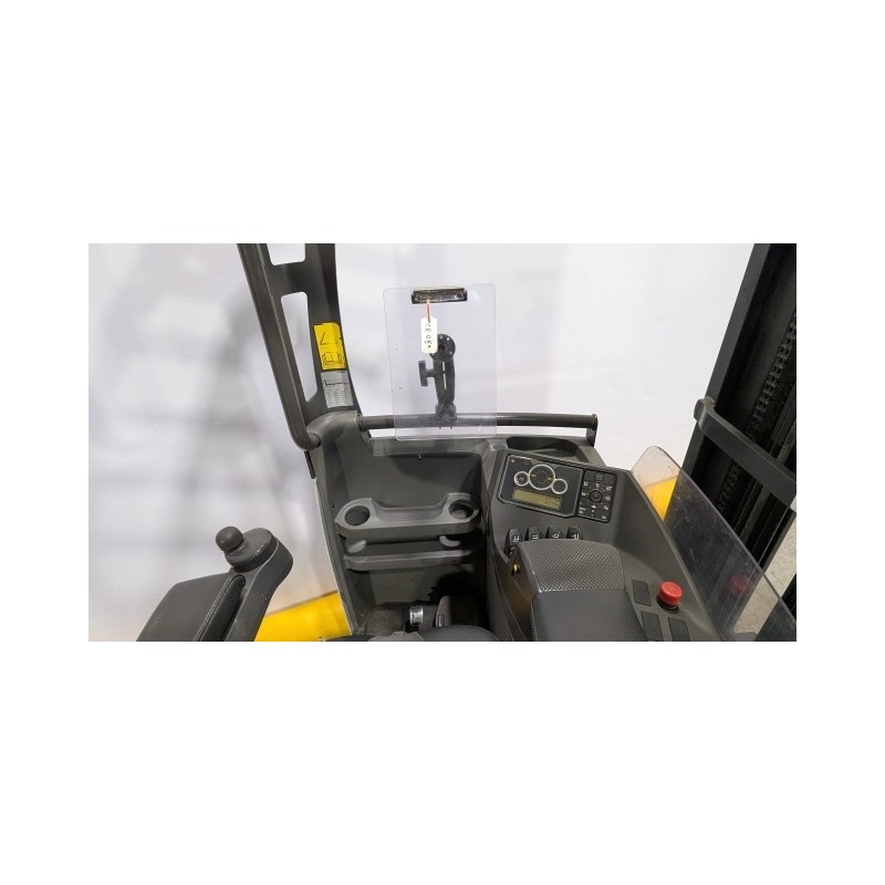 NEUWERTH Logistics SA - Nissan - ULS 140 - Chariot à mât retractable NEUWERTH Logistics SA - Nissan - ULS 140 - Chariot à mât retractable