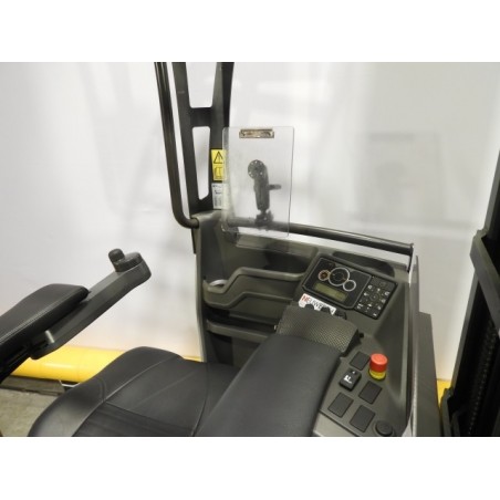 NEUWERTH Logistics SA - Atlet - UMS 200 - Chariot à mât retractable