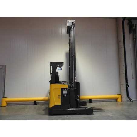 NEUWERTH Logistics SA - Atlet - UHD 200 - Chariot à mât retractable NEUWERTH Logistics SA - Atlet - UHD 200 - Chariot à mât retractable