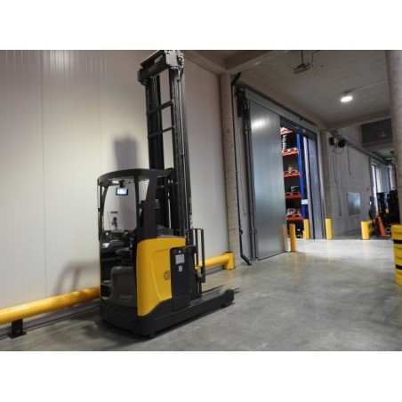 NEUWERTH Logistics SA - Atlet - UHD 200 - Chariot à mât retractable NEUWERTH Logistics SA - Atlet - UHD 200 - Chariot à mât retractable