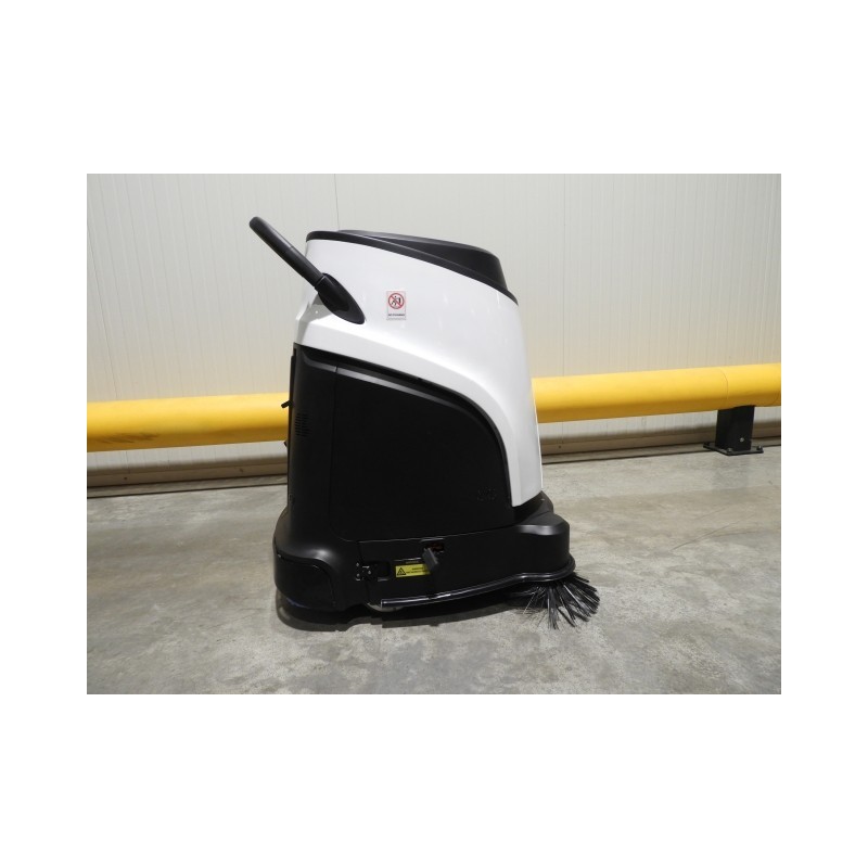 NEUWERTH Logistics SA - Gaussianrobotics - VAC 40 - Autolaveuse