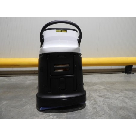 NEUWERTH Logistics SA - Gaussianrobotics - VAC 40 - Autolaveuse