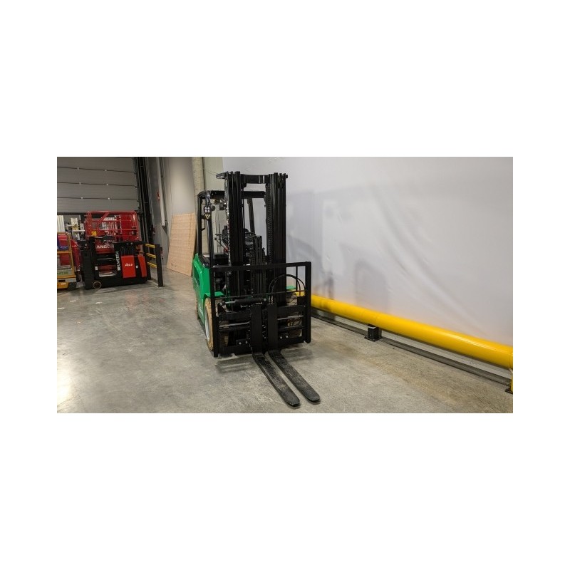 NEUWERTH Logistics SA - Hangcha - CPD35-AEY2-I - Chariot-élévateur électrique