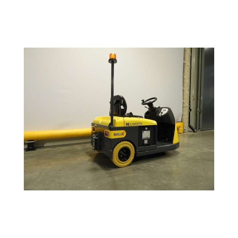 NEUWERTH Logistics SA - Dec - BULL 5N - Tracteur électrique NEUWERTH Logistics SA - Dec - BULL 5N - Tracteur électrique