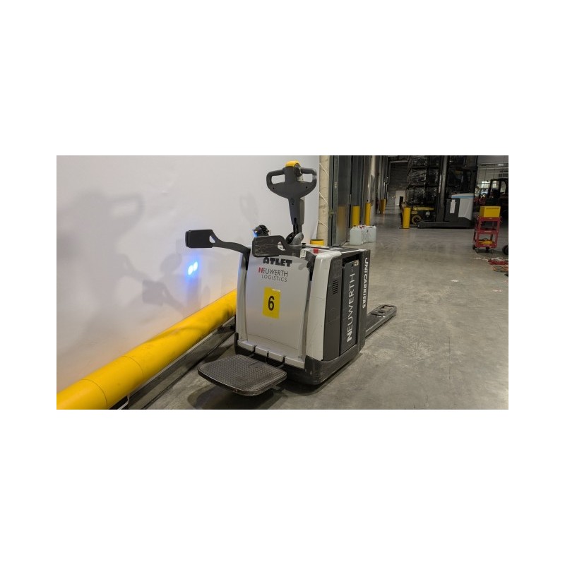 NEUWERTH Logistics SA - Atlet - PMR 200 - Transpalette électrique NEUWERTH Logistics SA - Atlet - PMR 200 - Transpalette électrique
