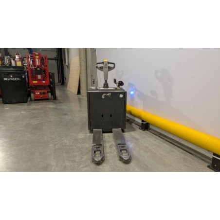 NEUWERTH Logistics SA - Atlet - PMR 200 - Transpalette électrique NEUWERTH Logistics SA - Atlet - PMR 200 - Transpalette électrique