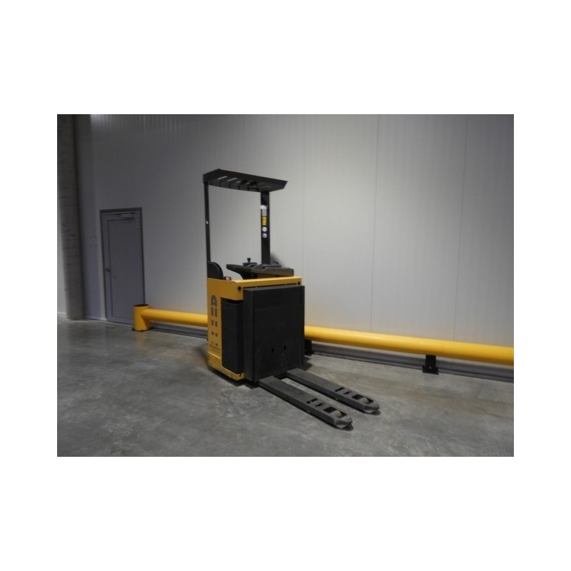 NEUWERTH Logistics SA - Atlet - ALL 200 - Transpalette électrique NEUWERTH Logistics SA - Atlet - ALL 200 - Transpalette électrique