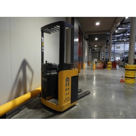 NEUWERTH Logistics SA - Atlet - ALL 200 - Transpalette électrique NEUWERTH Logistics SA - Atlet - ALL 200 - Transpalette électrique