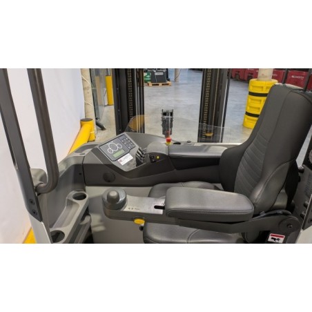 NEUWERTH Logistics SA - Atlet - UND 140 - Chariot à mât retractable NEUWERTH Logistics SA - Atlet - UND 140 - Chariot à mât retractable