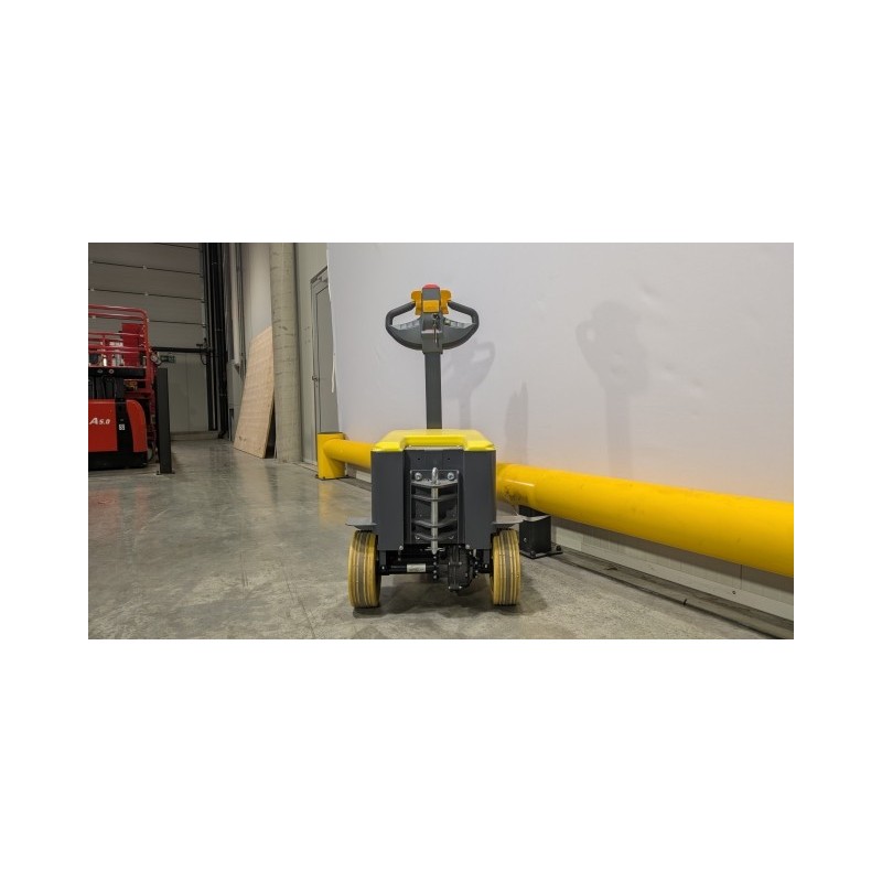 NEUWERTH Logistics SA - Dec - TRZ - Tracteur électrique NEUWERTH Logistics SA - Dec - TRZ - Tracteur électrique