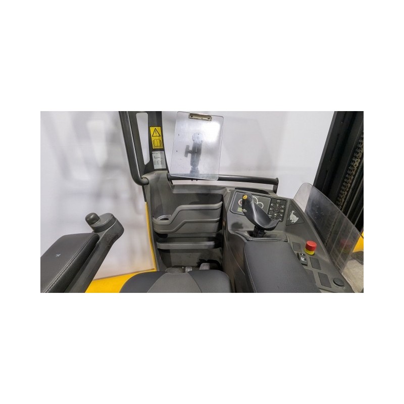 NEUWERTH Logistics SA - Atlet - UMS 160 - Chariot à mât retractable NEUWERTH Logistics SA - Atlet - UMS 160 - Chariot à mât retractable