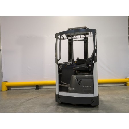 NEUWERTH Logistics SA - Nissan - ums 160 - Chariot à mât retractable NEUWERTH Logistics SA - Nissan - ums 160 - Chariot à mât retractable