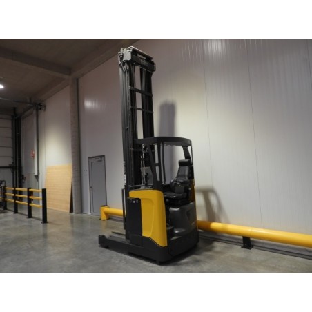 NEUWERTH Logistics SA - Atlet - UHD 200 - Chariot à mât retractable NEUWERTH Logistics SA - Atlet - UHD 200 - Chariot à mât retractable