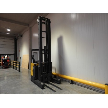 NEUWERTH Logistics SA - Atlet - UHD 200 - Chariot à mât retractable NEUWERTH Logistics SA - Atlet - UHD 200 - Chariot à mât retractable