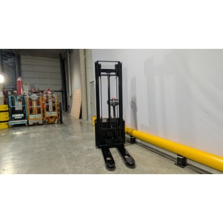 NEUWERTH Logistics SA - Hangcha - CDD12-AMC2-L - Gerbeur électrique NEUWERTH Logistics SA - Hangcha - CDD12-AMC2-L - Gerbeur électrique