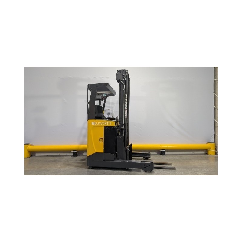 NEUWERTH Logistics SA - Atlet - UMS 160 - Chariot à mât retractable NEUWERTH Logistics SA - Atlet - UMS 160 - Chariot à mât retractable