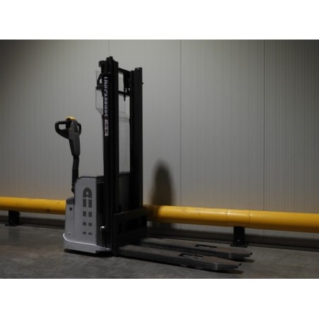 NEUWERTH Logistics SA - Atlet - PS 125 - Gerbeur électrique