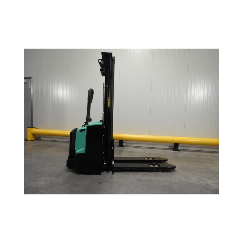 NEUWERTH Logistics SA - Mitsubishi - SBP12N3R - Gerbeur électrique NEUWERTH Logistics SA - Mitsubishi - SBP12N3R - Gerbeur électrique