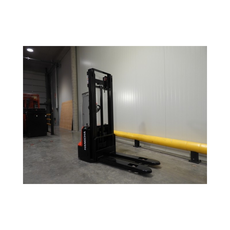 NEUWERTH Logistics SA - Hangcha - CDD10-AMC1-SZ - Gerbeur électrique NEUWERTH Logistics SA - Hangcha - CDD10-AMC1-SZ - Gerbeur électrique
