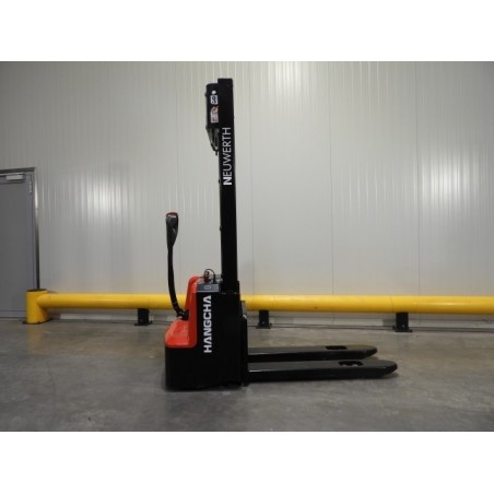 NEUWERTH Logistics SA - Hangcha - CDD12-AMC1-L - Gerbeur électrique NEUWERTH Logistics SA - Hangcha - CDD12-AMC1-L - Gerbeur électrique