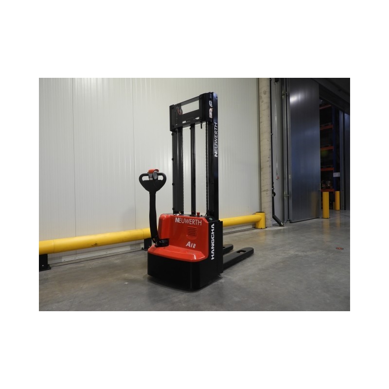 NEUWERTH Logistics SA - Hangcha - CDD12-AMC1-L - Gerbeur électrique NEUWERTH Logistics SA - Hangcha - CDD12-AMC1-L - Gerbeur électrique