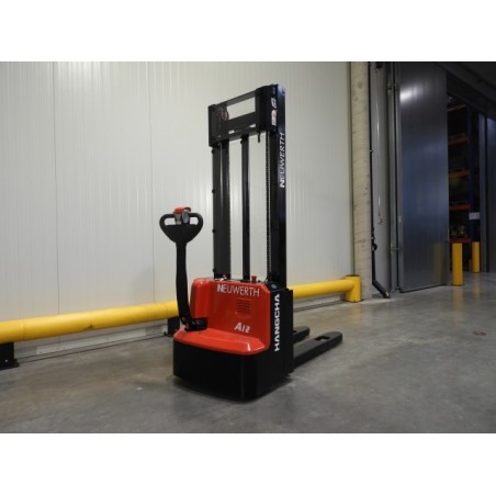 NEUWERTH Logistics SA - Hangcha - CDD12-AMC1-L - Gerbeur électrique NEUWERTH Logistics SA - Hangcha - CDD12-AMC1-L - Gerbeur électrique